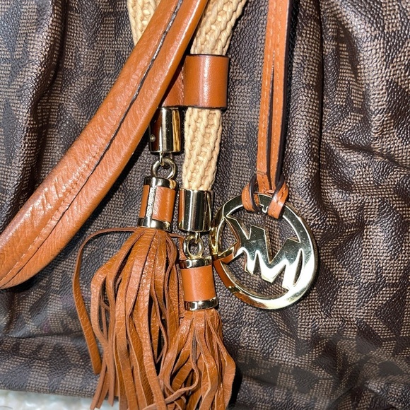 Michael Kors Marina Drawstring Tote Large - Picture 9 of 11